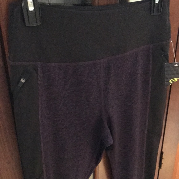 Athletic Works Leggings with Zipped Pockets - Picture 2 of 4